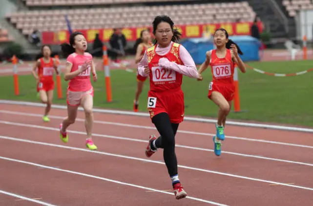 小学生如何开始学习篮球进攻技巧?_0